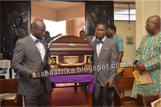 How Dupe Jemibewon & Siblings buried Dad, J.B. Ajayi in grand style + What Catholic Priest told Nigerians @ the event